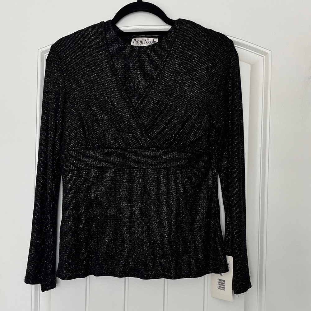Ronni Nicole Shimmering Black Shell and‎ V-Neck Set Size Small Petite